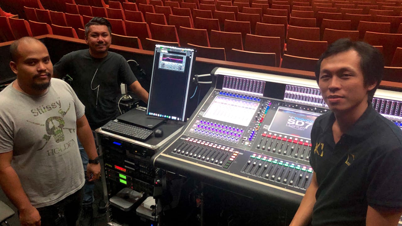 Singapore’s Star Performing Arts Center Chooses Waves