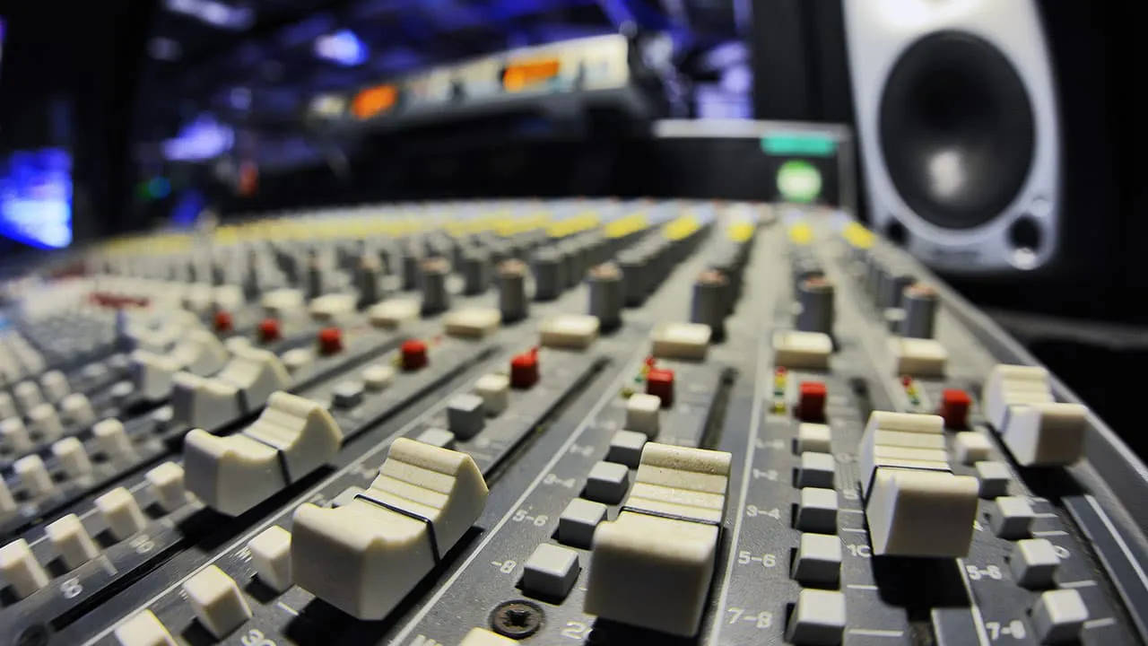 Studio Secrets for Better Vocal Performances: Pro Tips for Singers
